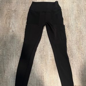 Alo High-Waist Cargo Legging - Black